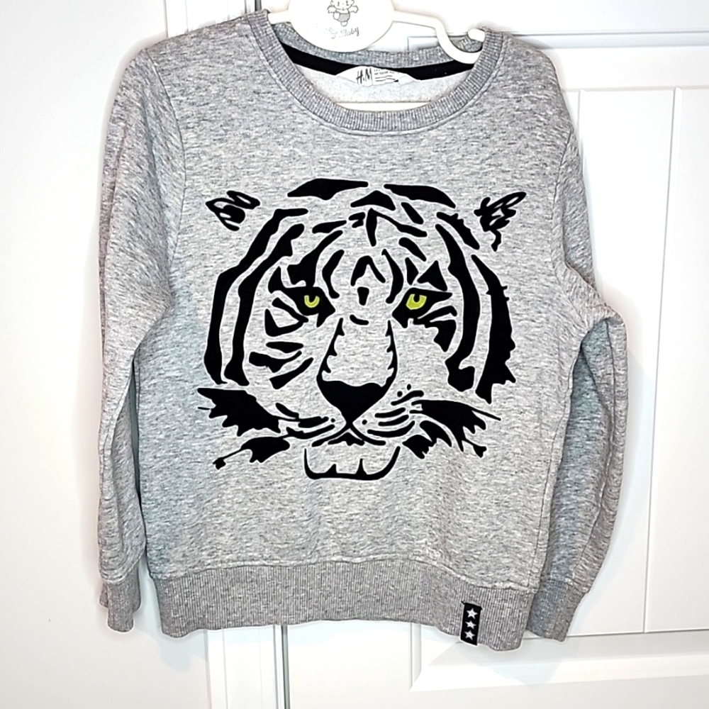NWOT Sweater shirt